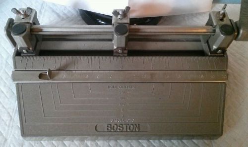 BOSTON ADJUSTABLE 3 HOLE PUNCH HEAVY DUTY GOOD CONDITION USED FREE US SHIPPING