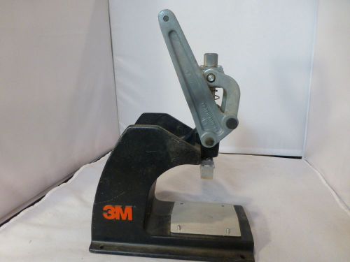 3M Model 3640 Assembly Press with 3 plates
