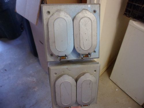 Ge 125 amp main lug 1 phase 120/240 volt, 3r load center  with out door plugs for sale