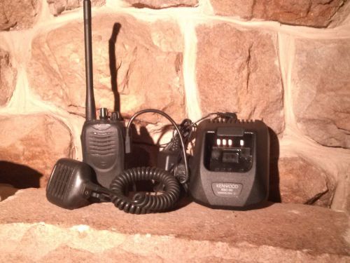 TK-2160 Kenwood Portable Radio W/ Charger, Mic &amp; Battery