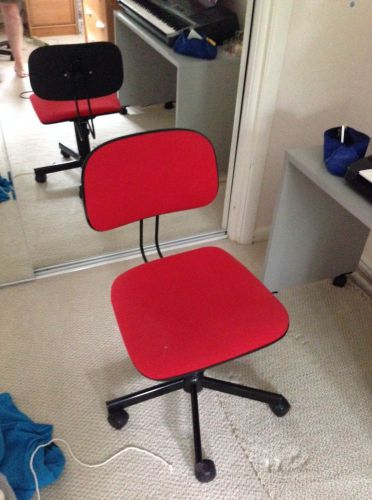 Red computer chair