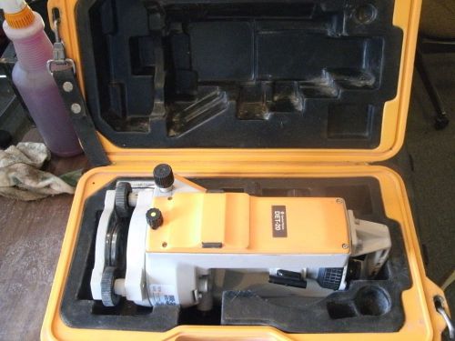 NIKON NE-205 SPECTRA PHYSICS DET-20 DIGITAL THEODOLITE