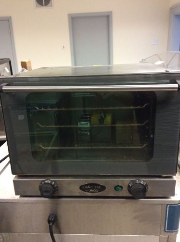 Small Counter Model Convection Oven Model Similar To Cadco 0V – 003