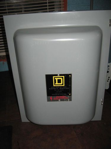 New in box square d 82353 double throw safety switch 100 amp 82353 3 wire 100amp for sale