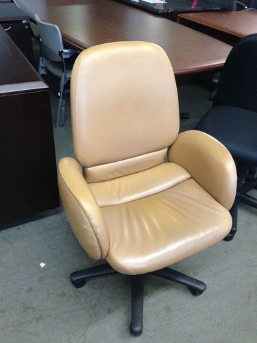 HEAVY DUTY EXECUTIVE CHAIR by STEELCASE OFFICE FURN WEIGHT CAPACITY UP TO 350LBS