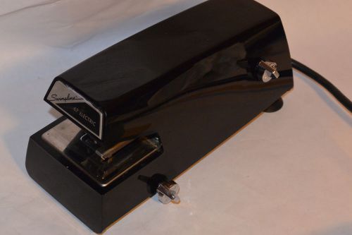 SWINGLINE 67 ELECTRIC STAPLER! COMPACT SIZE! USES STANDARD STAPLES! 20 SHEETS!