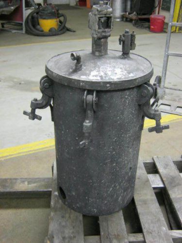 Graco paint pot lagrange binks cast pot stainless 200 psi for sale