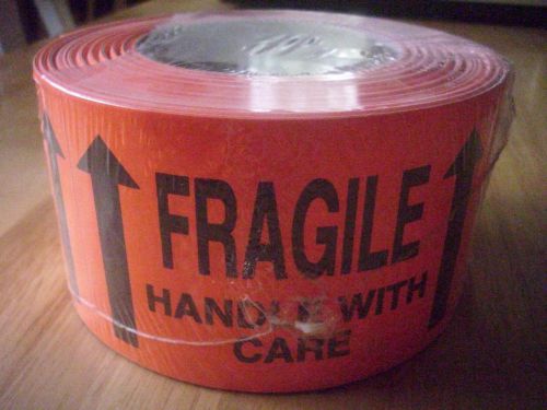 3X5 &#034;FRAGILE - HANDLE WITH CARE&#034; W/ARROWS BLACK/FL RED (ORANGE) ROLL 500 LABELS