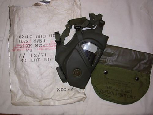Vietnam War 1969 Riot Control Agent Grasshopper Army Gas Mask MSA M28 SMALL