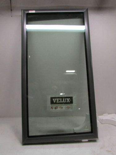VELUX FCM 2246 0005  Skylight, 25 1/2in  W x 49 1/2 in H Fixed Curb-Mounted