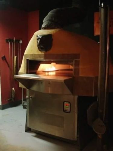 Wood Stone Mt Baker Natural Mud Hut Commercial Pizza Oven. 24 Hr Sale