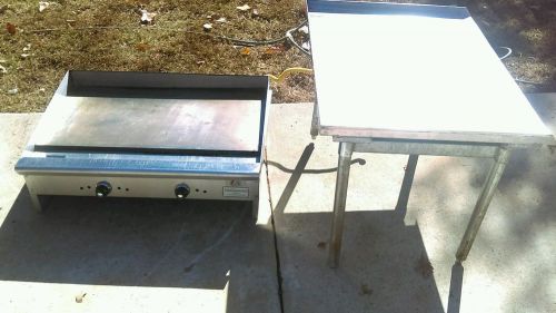 Flat top grill with stand