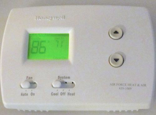 NEW | Lot of (2) Honeywell TH3110D1008 PRO non-programmable digital thermostat