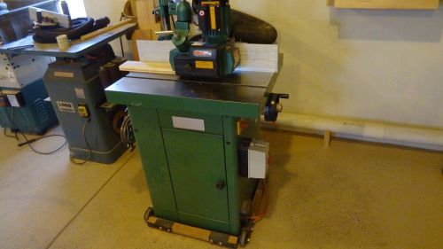WOOD SHAPER WITH TILTING ARBOR AND STOCK FEEDER