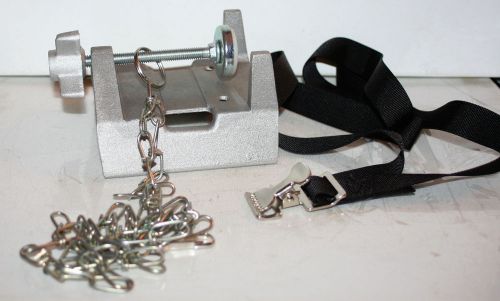 Cylinder Bench Clamp w/ Chain VWR Scientific Products 60142-006  NEW