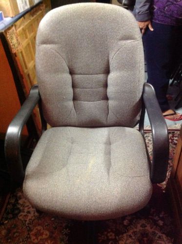 Gray Color Fabric Executive Office Chair