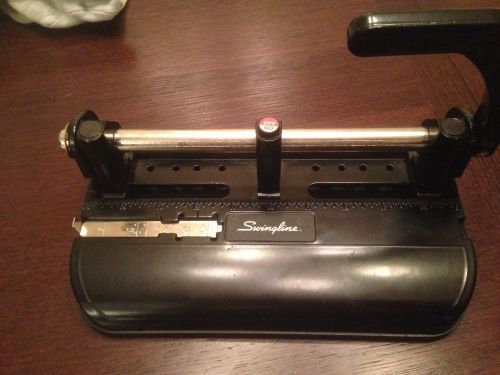 Swingline Lever Handle Heavy Duty Hole Punch  Excellent Condition!!
