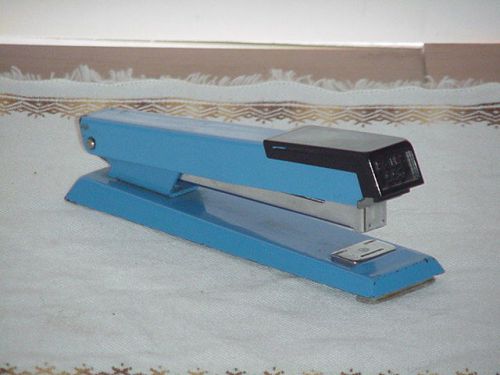 Vintage Blue BATES 550 Desk Stapler