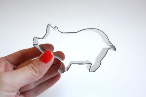 PIG COOKIE CUTTER METAL FREE SHIPPING