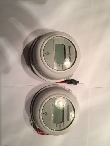 Honeywell T8775C 1005 Digital Round Thermostat. Brand New!