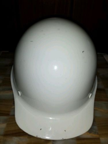 MSA Skullguard White Fiberglass Hard Hat Skullgard Ratchet Suspension Oil Miner