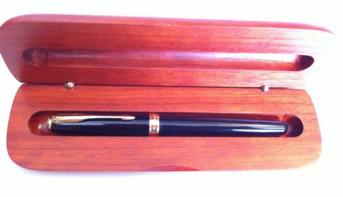 Parker Sonnet Shiny Black Lacquer Gold Trim Fountain Pen w Rosewood Case