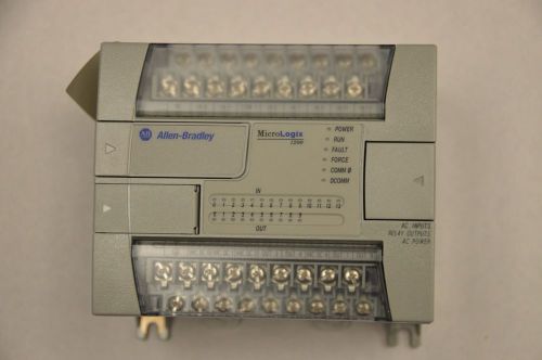 Allen-Bradley 1762-L24AWAR Micro Controller