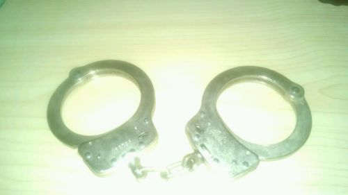 Smith wesson handcuffs