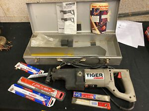 Porter Cable 737 Tiger Variable Speed Corded Saw Quik-Change, in Case