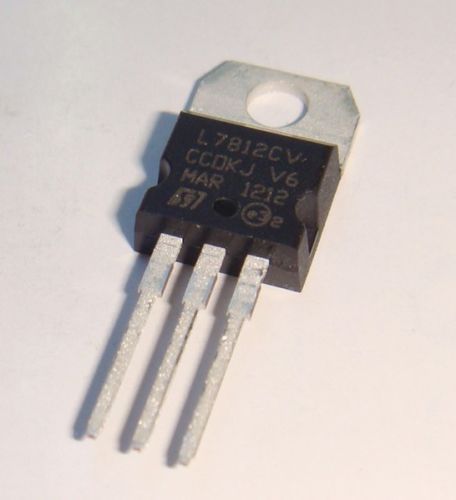 30PCS IC L7812CV TO-220 Voltage Regulator Stabilizer Transistors 12V 1.5A New
