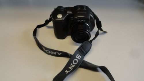M1:  Sony Mavica MVC-CD500 5.0 MP Digital Camera - Black