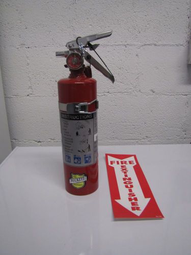 New buckeye 2.5lb abc fire extinguisher with bracket and certification tag for sale