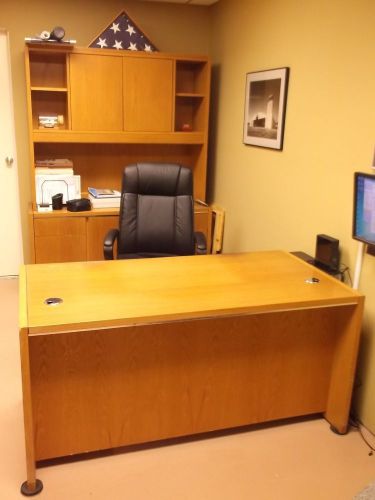 Office Suite, DAR/RAN Light Oak Desk, Hutch and 2 chairs.