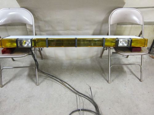 Whelen edge 9m 60 inch amber 8 strobe lightbar work lights and led s/t/t light for sale