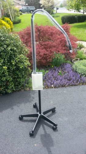New welch allyn 48740 light source with stand only msrp $1249 only $749 for sale