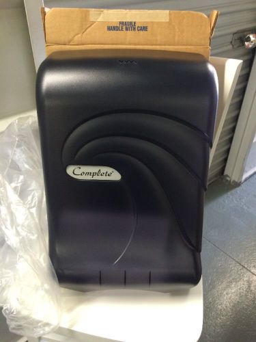 Georgia-Pacific BLACK PEARL Fold Multifold Paper Towel Dispenser