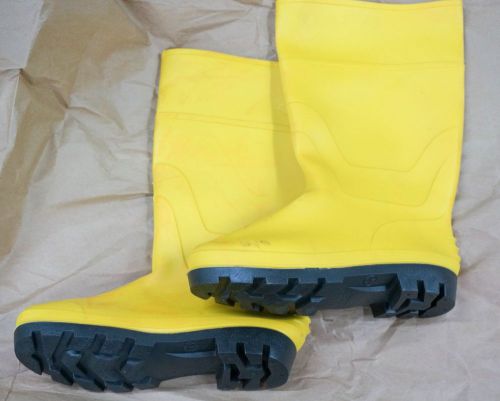 100% waterproof pvc rubber rain snow boot non steel toe black green yellow for sale
