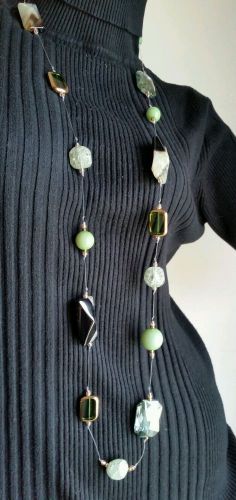 22 inch UNIQUE HANDMADE  GREEN NECKLACE W Crystal NATURAL STONES AND GLASS BEADS