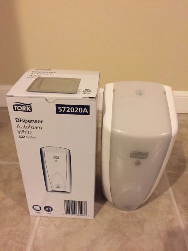 NEW!! Tork 572020A Foam Soap Automatic Touch-Free Dispenser  White