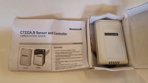 HONEYWELL C7232A1008 Carbon Dioxide Sensor,Wall ,LCD Display