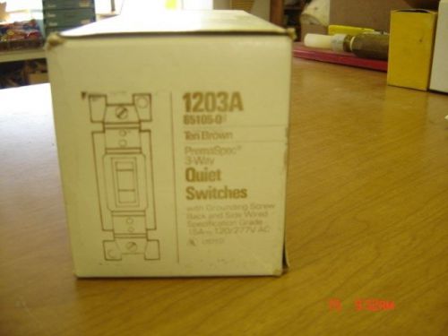10 COUNT BOX OF SYLVANIA BROWN 3 WAY 15A 120/277V SWITCHES 1203a
