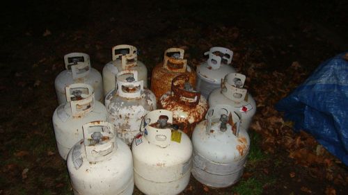 LARGE LOT OF 11 USED 20 LB PROPANE TANKS SOME EMPTY SOME HAVE PROPANE HEAT COOK