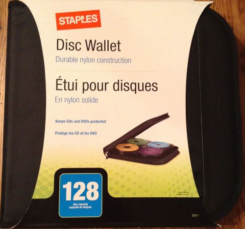Staples  Nylon Black Disc Wallet   128 Ct Capacity .