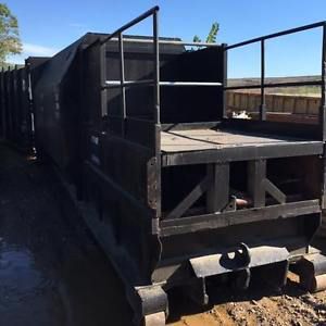 30 yd SELF CONTAINED COMPACTOR DEMPSTER UNDER STRUCTURE