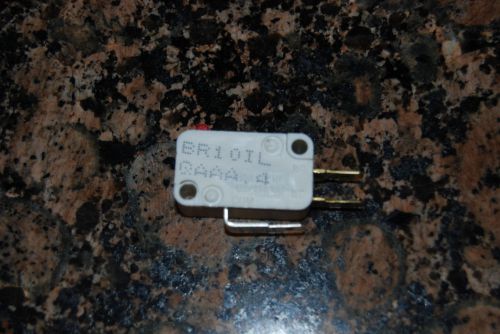 Vabsco MICROSWITCH-125/250VAC 10 Amp  1/2 hp  NO, NC, COM  Snap Action switch