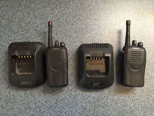 Kenwood TK-3160 Two Way Radio uhf 16 ch  Lot of TWO with charging base