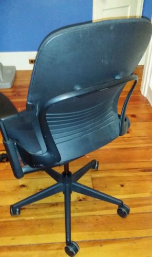 FULLY LOADED EXECUTIVE CHAIR by STEELCASE LEAP V2 BLACK COLOR