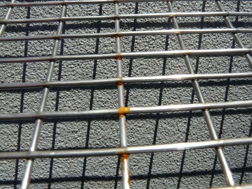 18&#034; wide 1/2&#034; x 1&#034; 14g stainless welded wire mesh hardware cloth sold per foot for sale