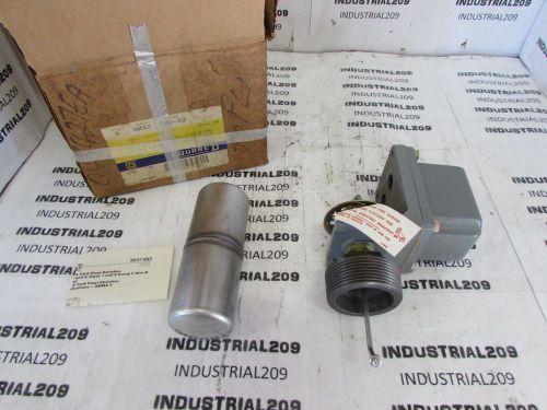 Square d closed tank float screw type class 9037 type hw-33 series a new in box for sale