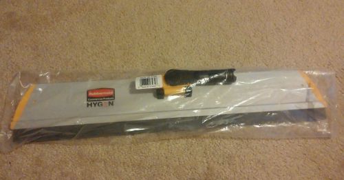 RUBBERMAID COMMERCIAL Q570 HYGEN 24&#034; QUICK CONNECT SQUEEGEE FRAME NEW